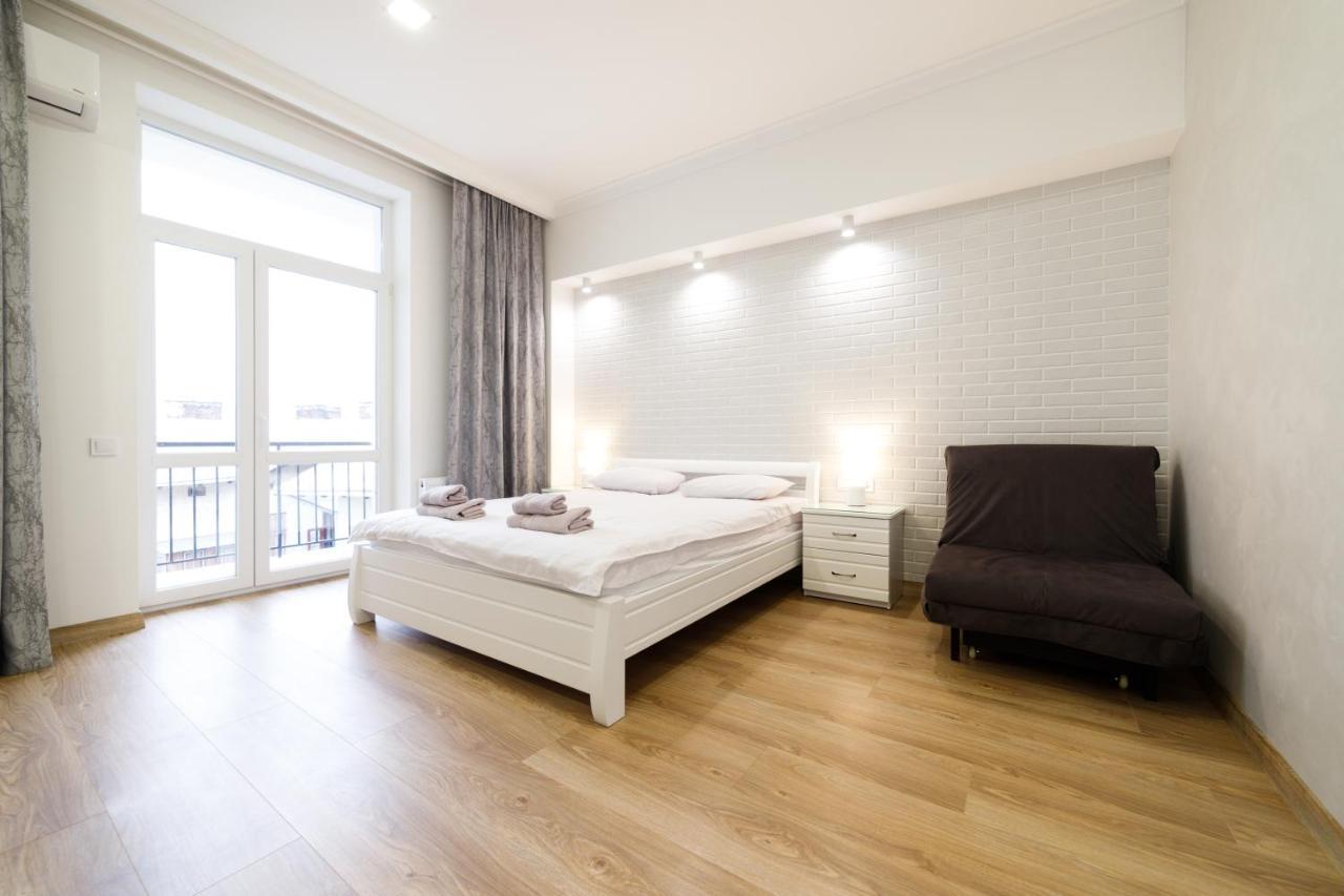 Lux Apartments Lviv Luaran gambar