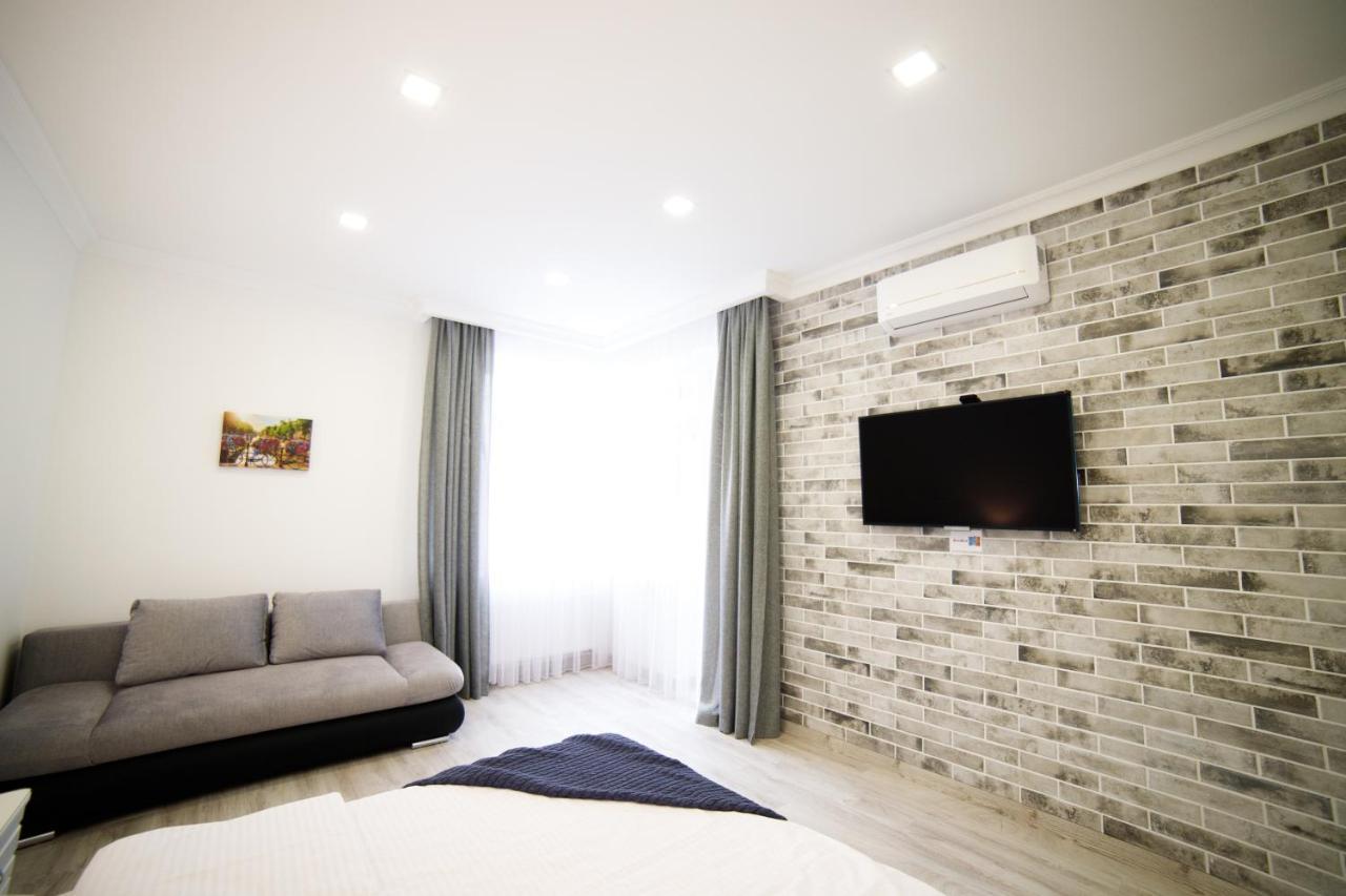 Lux Apartments Lviv Luaran gambar
