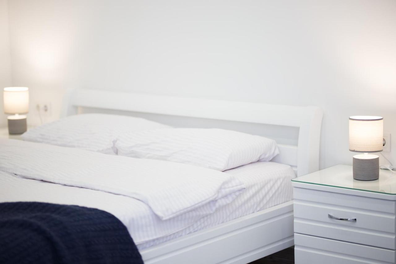 Lux Apartments Lviv Luaran gambar